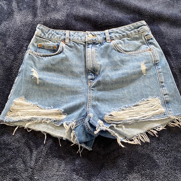 💥PRICE⬇️
TOPSHOP MOTO - MOM Shorts - size 10 - - Picture 2 of 11